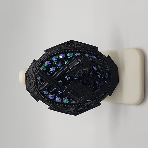 GASOLINE GLAMOUR RHINESTONE CHARM RING DOUBLE 🔫 GUNS - Picture 1 of 6